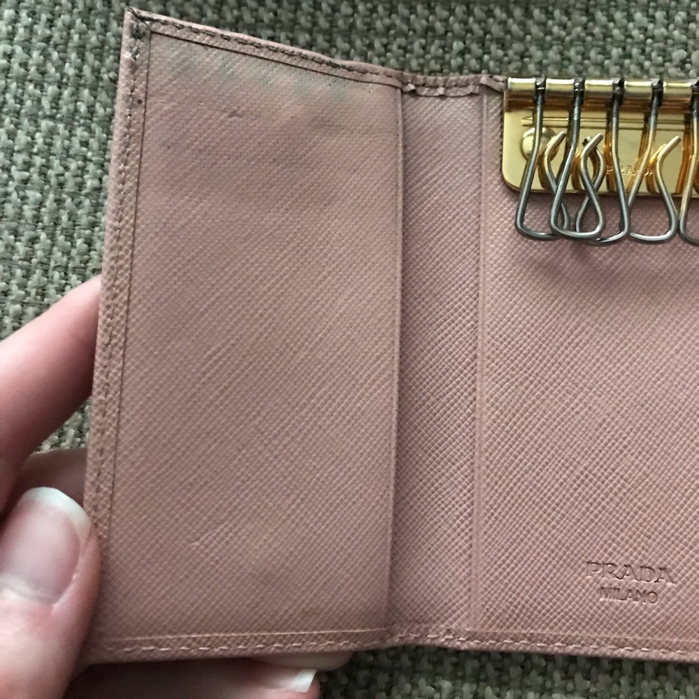 Prada Saffiano Fiocco Bow Key Holder - Picture 5 of 7